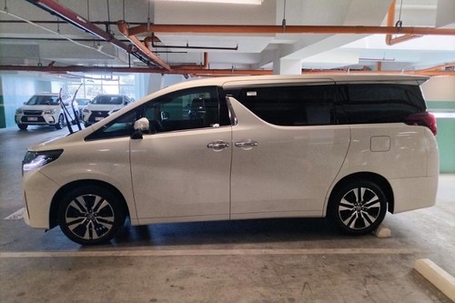 Old 2020 Toyota Alphard 3.5 Gas AT