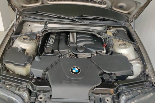 Second hand 2004 BMW 318i 1.8L RWD 