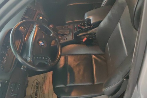 Old 2004 BMW 318i 1.8L RWD