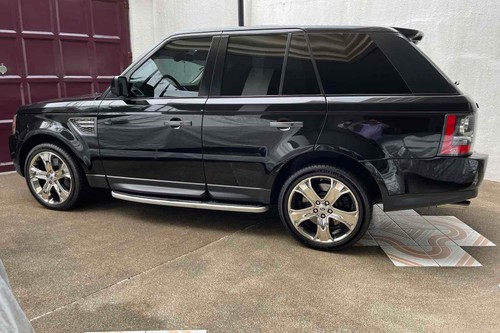Second hand 2010 Land Rover Range Rover Sport 5.0L SC V8 Autobiography Dynamic (525 PS) 