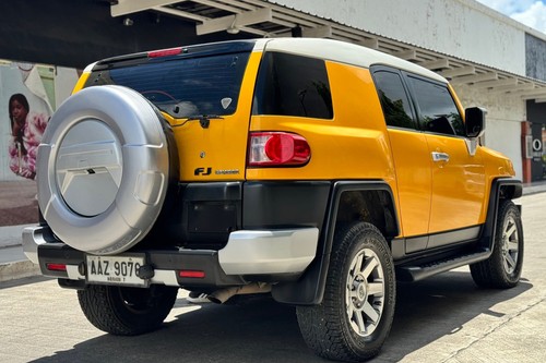 Old 2015 Toyota FJ Cruiser 4.0L V6
