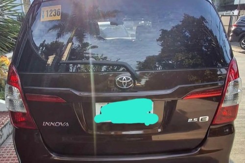 Second hand 2016 Toyota Innova 2.5 L Sport Runner AT 