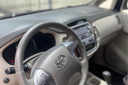 Second hand 2016 Toyota Innova 2.5 L Sport Runner AT 