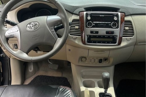 Old 2016 Toyota Innova 2.5 L Sport Runner AT