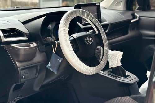 Old 2023 Toyota Avanza 1.3 E M/T