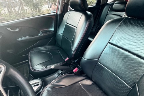 Old 2013 Honda Jazz 1.5L V AT