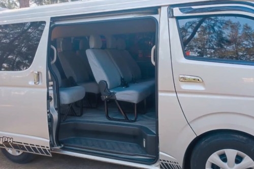 Old 2014 Toyota Hiace GL Grandia M/T