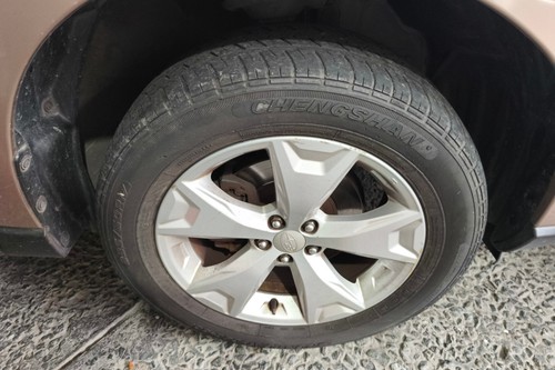 Old 2013 Subaru Forester 2.0i-L