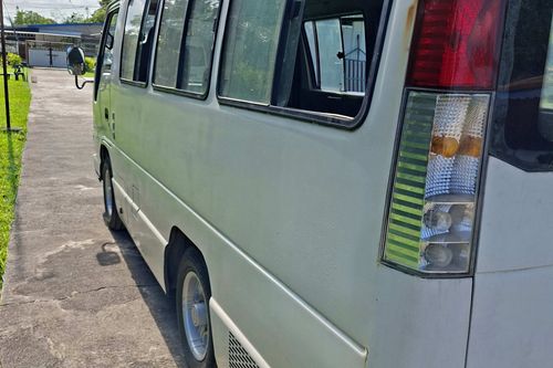 Old 2016 Isuzu I-Van 2.8L MT