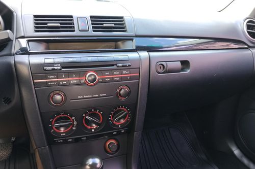 Second hand 2010 Mazda 3 Sedan 1.6 V AT 