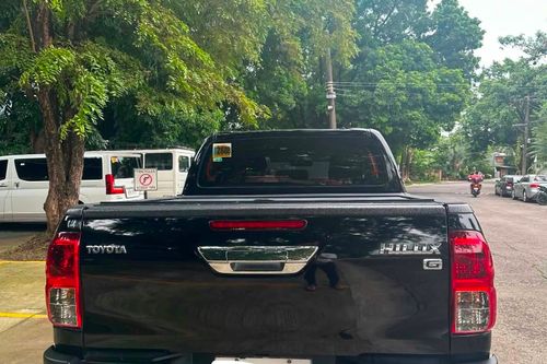 Old 2017 Toyota Hilux 2.4 G DSL 4x2 A/T