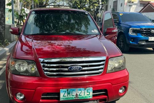 Second hand 2009 Ford Escape 2.3L XLS AT 