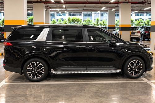 Second hand 2023 Kia Carnival 1.6 EX Turbo Hybrid AT 