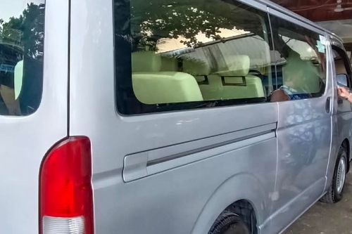 Old 2015 Toyota Hiace 2.8 COMMUTER DSL MT