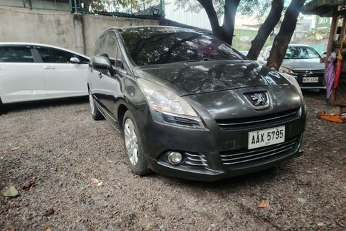 Second hand 2014 Peugeot 5008 2.0L Allure AT 
