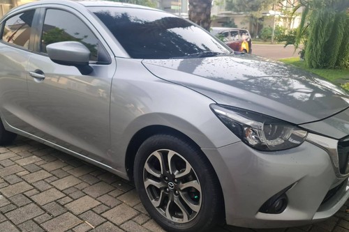 2015 Mazda 2  R SKYACTIV AT bekas
