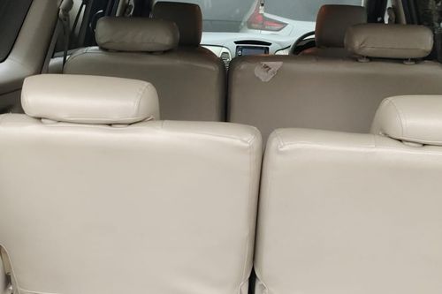 Old 2010 Toyota Kijang Innova 2.0 G AT