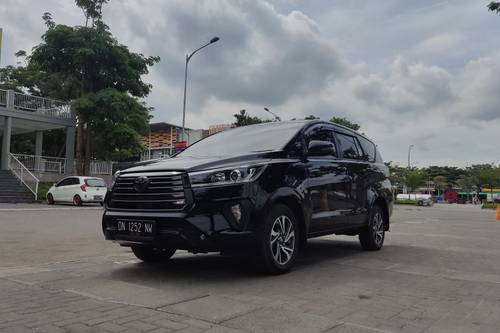 2021 Toyota Kijang Innova V A/T Diesel bekas