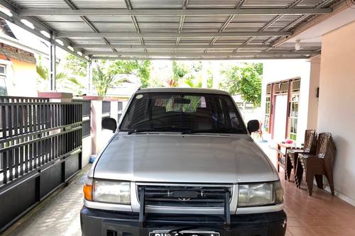 2000 Toyota Kijang  1.8L LGX bekas