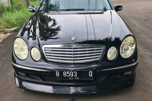 2005 Mercedes Benz E-Class  E 240 Classic bekas