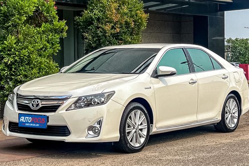 Used 2014 Toyota Camry Hybrid 2.5L AT