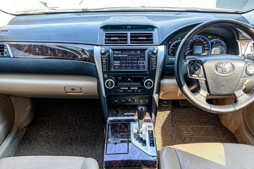 2014 Toyota Camry 2.5L AT bekas