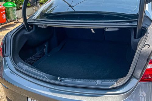 2017 Mercedes Benz E-Class E 300 AMG Line bekas