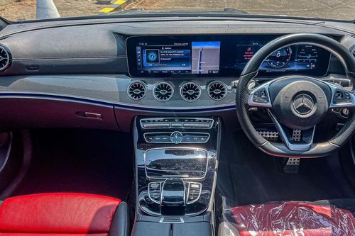 2017 Mercedes Benz E-Class E 300 AMG Line bekas