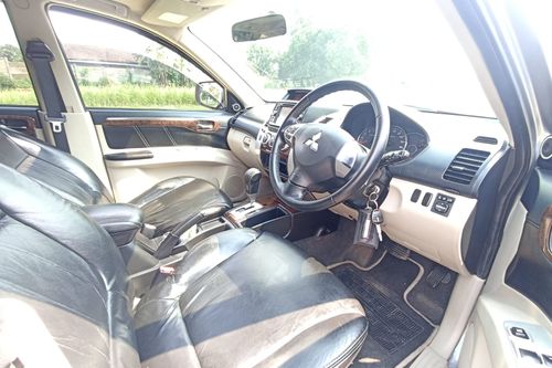 2015 Mitsubishi Pajero Sport Dakar AT 4x2 bekas