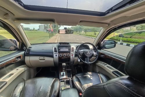 2015 Mitsubishi Pajero Sport Dakar AT 4x2 bekas