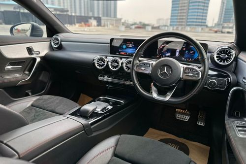 Dijual 2019 Mercedes Benz CLA-Class 200 AMG Line bekas