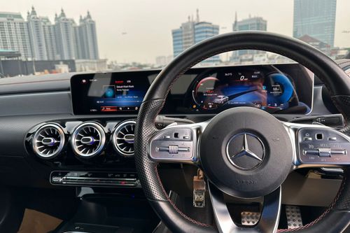 2019 Mercedes Benz CLA-Class 200 AMG Line bekas