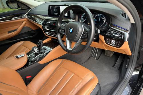 2018 BMW 5 Series Sedan  530i Luxury