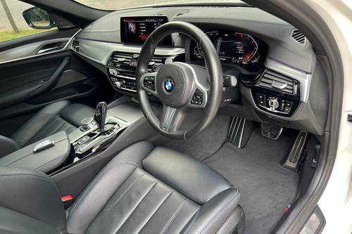 2020 BMW 5 Series Sedan  520i M Sport