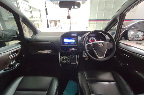 Used 2018 Toyota Voxy 2.0L AT
