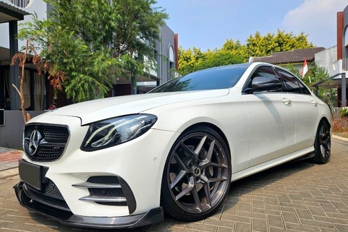 2017 Mercedes Benz E-Class  E 300 AMG Line bekas
