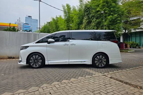 2023 Toyota Alphard Hybrid 2.5 HV