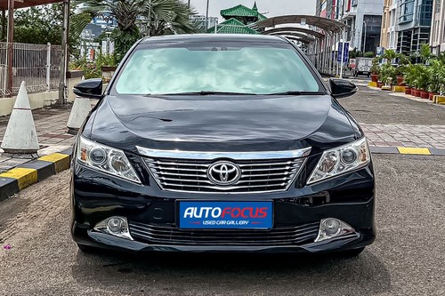 Used 2014 Toyota Camry 2.5 V