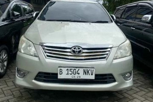 2013 Toyota Kijang Innova 2.5 E MT DIESEL
