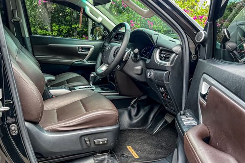 Dijual 2020 Toyota Fortuner VRZ 4X2 TRD 2.4L AT bekas