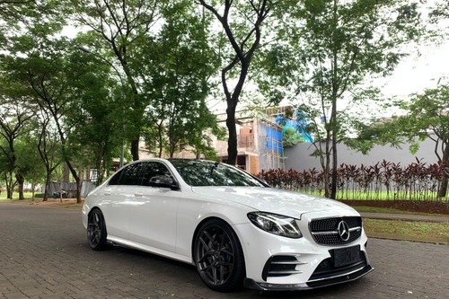 2017 Mercedes Benz E-Class  E 300 AVANTGARDE AMG bekas