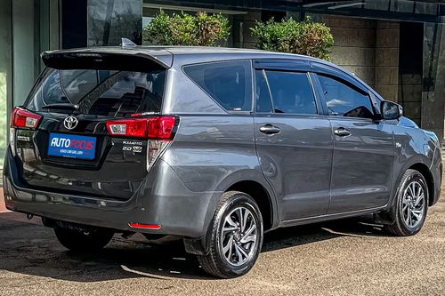 2021 Toyota Kijang Innova 2.0L V AT bekas