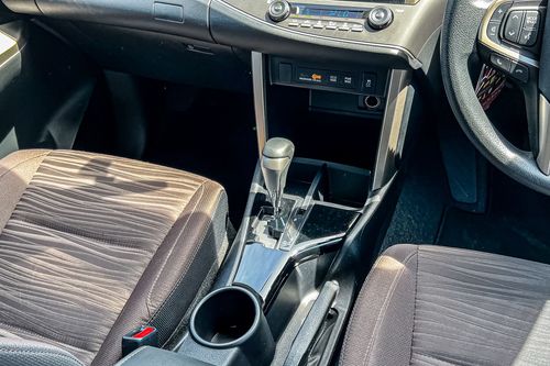 2022 Toyota Kijang Innova 2.0 V AT bekas