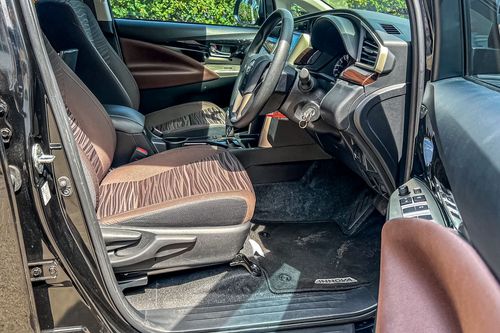2022 Toyota Kijang Innova 2.0 V AT bekas