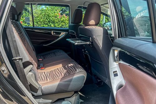 2022 Toyota Kijang Innova 2.0 V AT bekas