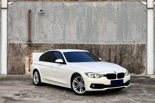 2019 BMW 3 Series Sedan 320i Sport bekas