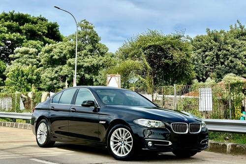 2014 BMW 5 Series Sedan  528i F10 LUXURY bekas