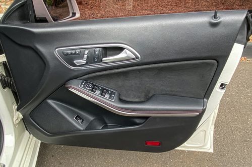 2016 Mercedes Benz CLA-Class 200 SPORT bekas