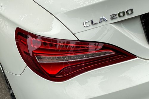 2016 Mercedes Benz CLA-Class 200 SPORT bekas