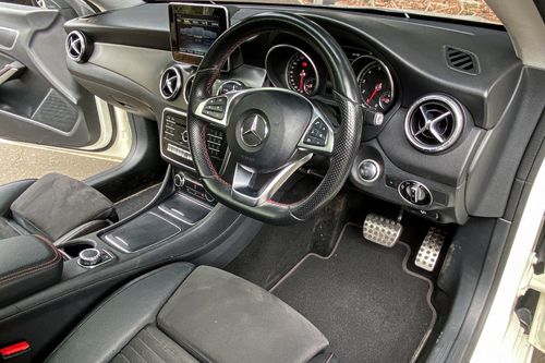 2016 Mercedes Benz CLA-Class 200 SPORT bekas